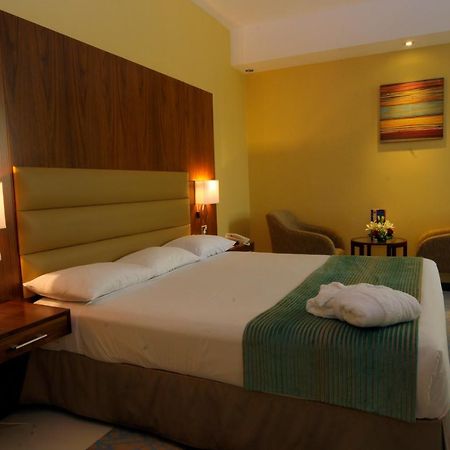 Howard Johnson By Wyndham Abu Dhabi Downtown Kültér fotó
