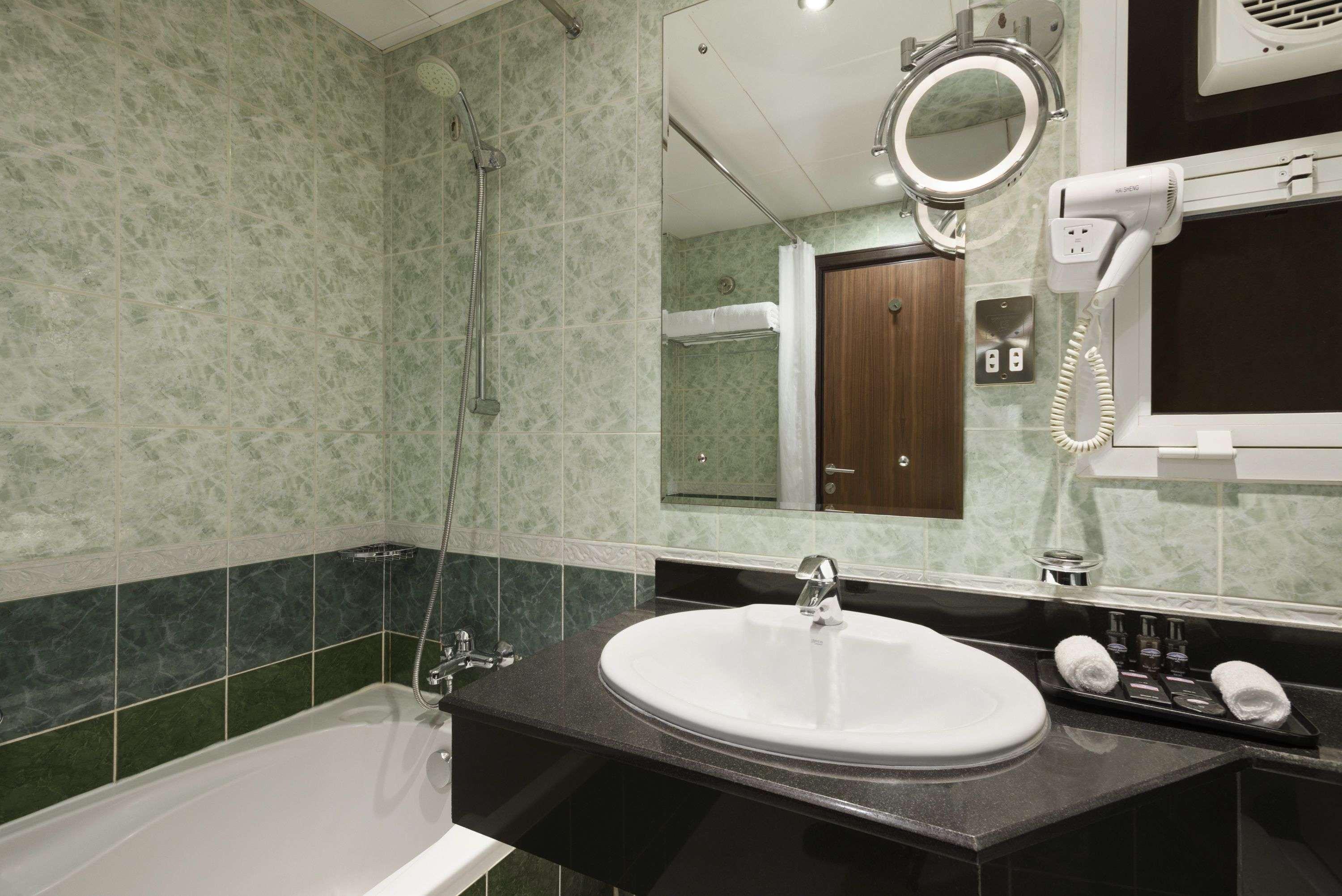 Howard Johnson By Wyndham Abu Dhabi Downtown Kültér fotó